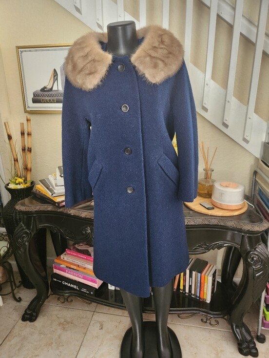 Stevens Jackets & Blazers - Stevens coat with fur collar